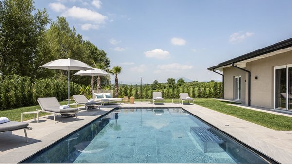 Privatsphäre in der Luxus-Villa mit Pool am Gardasee