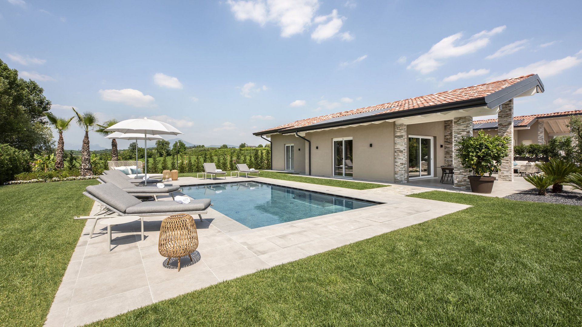 Privatsphäre in der Luxus-Villa mit Pool am Gardasee
